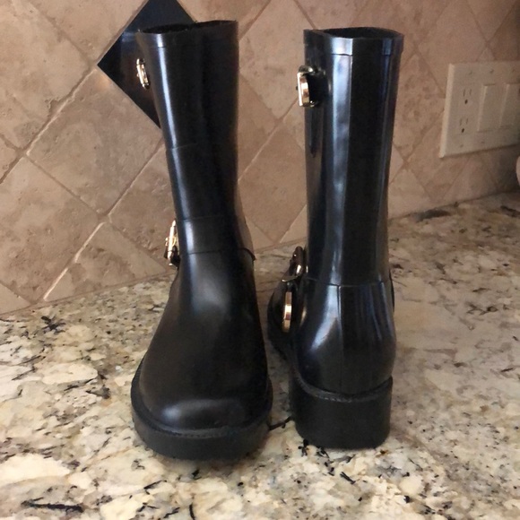 Vince Camuto Black Rubber Rain Boots Size 10 - Picture 2 of 8